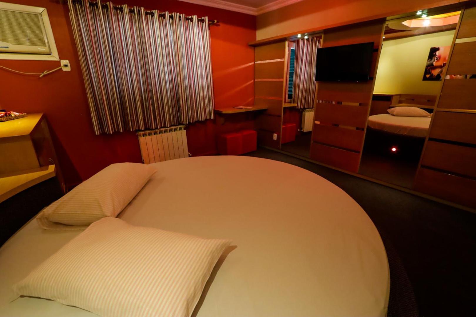 Hotel del amor Avenida 2*